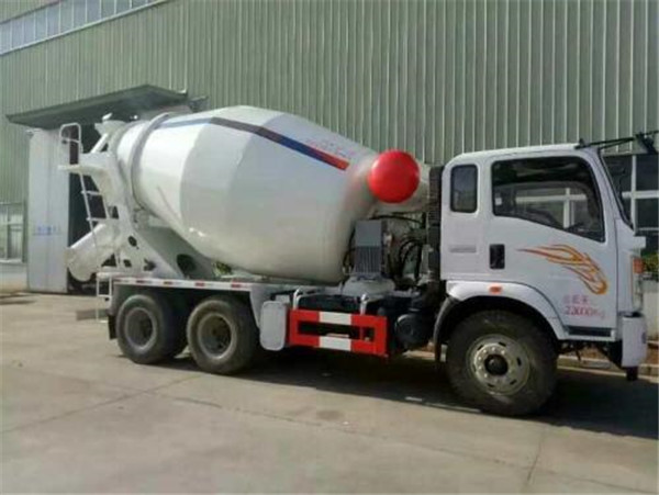 豪曼后八輪10方混凝土攪拌車價格