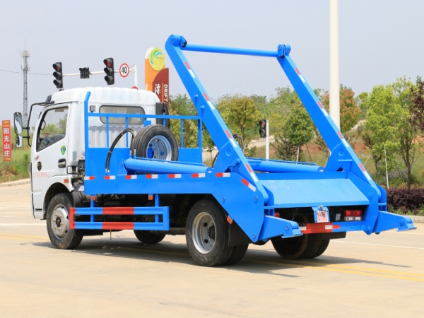 東風大多利卡擺臂垃圾車